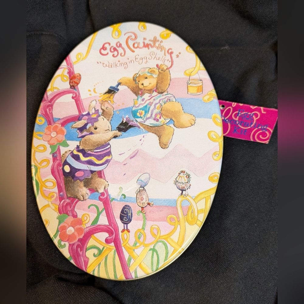 MUFFY VANDERBEAR Easter Oval Tin Walking In Eggshells Decorating Painting Kit